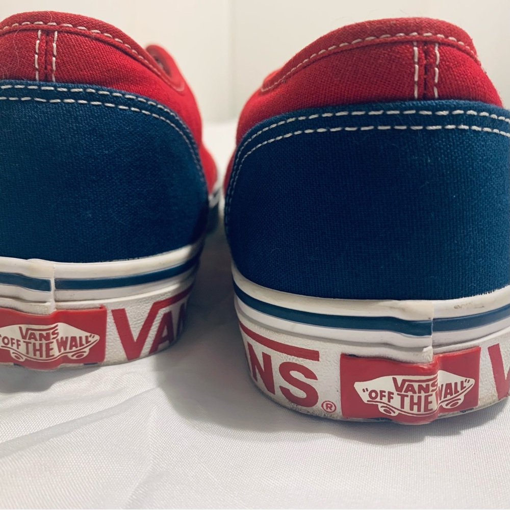 Vans Atwood. Practically brand new. Only worn two times. Price is negotiable. - Picture 5 of 9